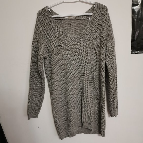 RD Style Gray Distressed V Neck Sweater Size small - Picture 1 of 3